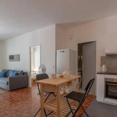 GRAND APPARTEMENT LUMINEUX POUR 2 à 4 PERSONNES A AVIGNON INTRA-MUROS WiFI GRATUIT Extérieur photo