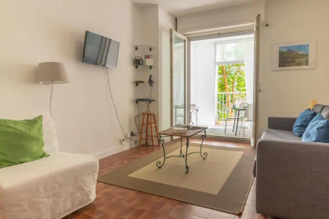 GRAND APPARTEMENT LUMINEUX POUR 2 à 4 PERSONNES A AVIGNON INTRA-MUROS WiFI GRATUIT Extérieur photo