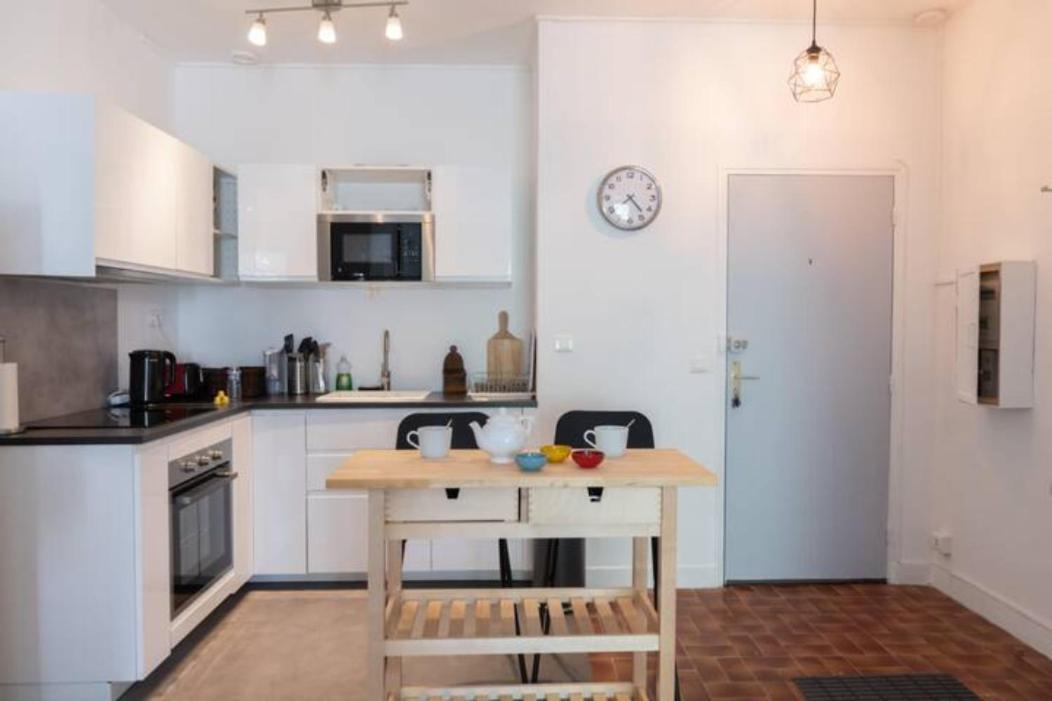 GRAND APPARTEMENT LUMINEUX POUR 2 à 4 PERSONNES A AVIGNON INTRA-MUROS WiFI GRATUIT Extérieur photo