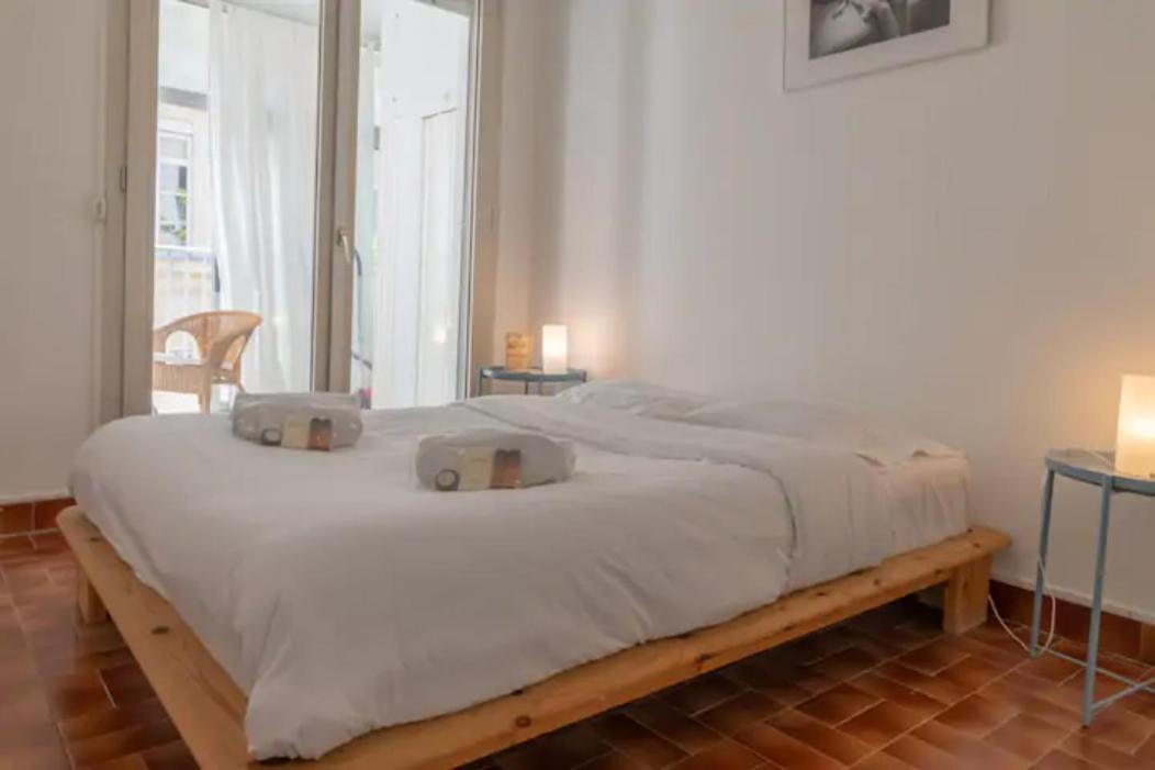 GRAND APPARTEMENT LUMINEUX POUR 2 à 4 PERSONNES A AVIGNON INTRA-MUROS WiFI GRATUIT Extérieur photo
