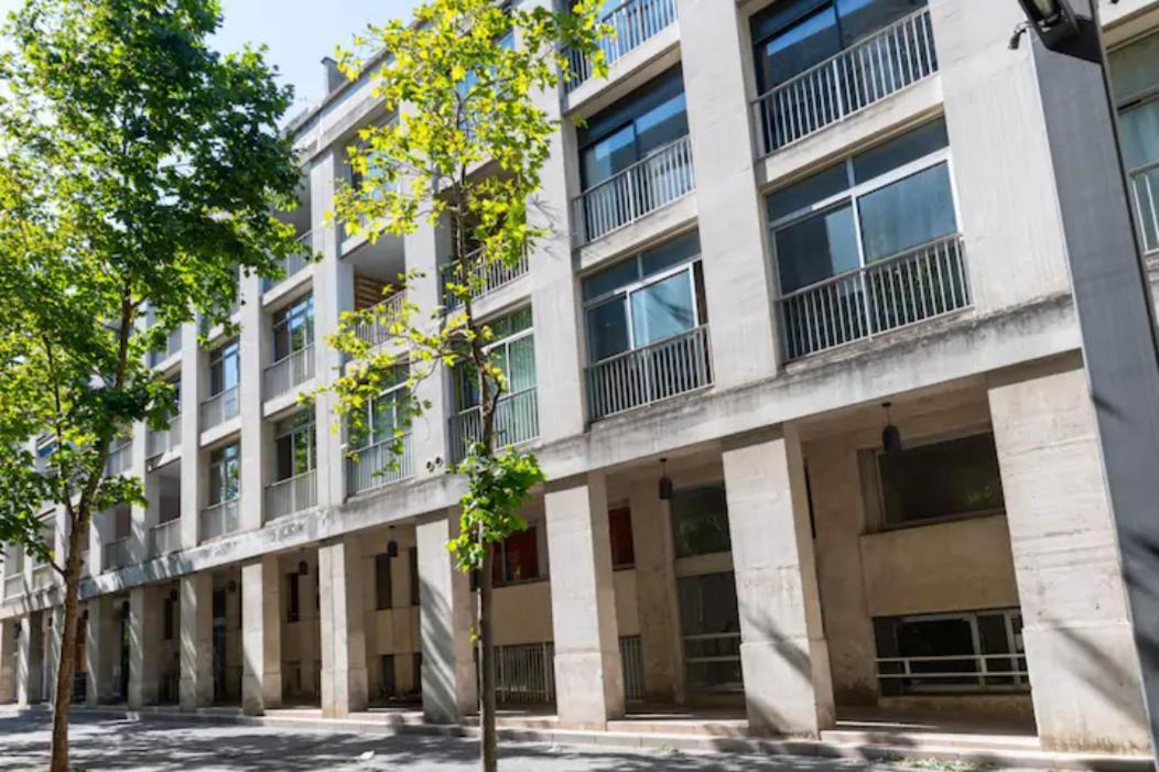 GRAND APPARTEMENT LUMINEUX POUR 2 à 4 PERSONNES A AVIGNON INTRA-MUROS WiFI GRATUIT Extérieur photo